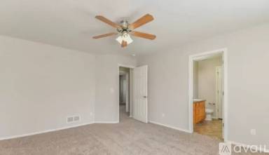 Main picture of 4874 Haiti Way