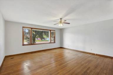 Main picture of 1706 W Kirby Ave