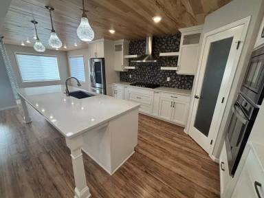Main picture of 3665 Valley View Dr S