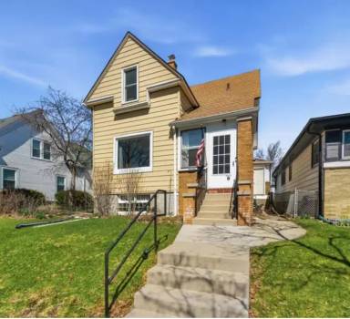 Main picture of 3864 E Cudahy Ave