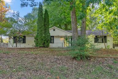 Main picture of 102 Preston Dr