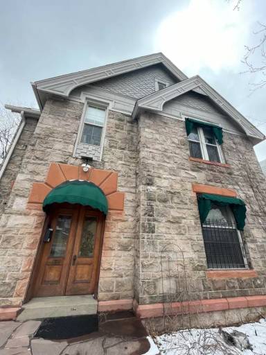 Main picture of 156 S Lincoln St
