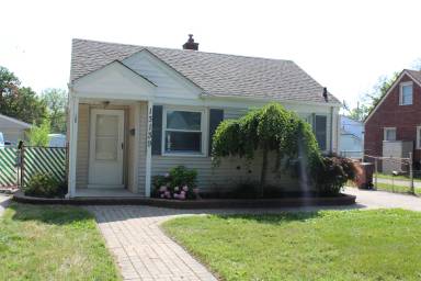 Main picture of 13139 Pearl St