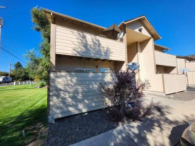 Main picture of 2121 SW Umatilla Ave