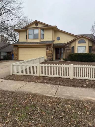 Main picture of 2614 S Gardenia Ave