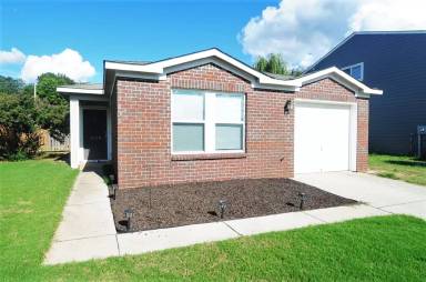 Main picture of 3120 Lakeland Dr