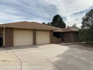 Main picture of 9432 San Rafael Ave NE