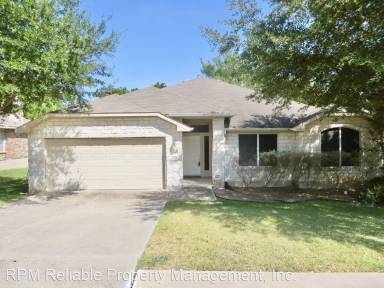 Main picture of 207 Plumbago Dr