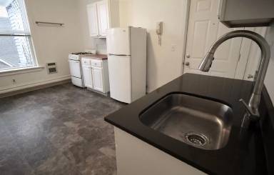 Main picture of 1901 E Jefferson St