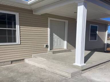 Main picture of 305 Camptown Rd