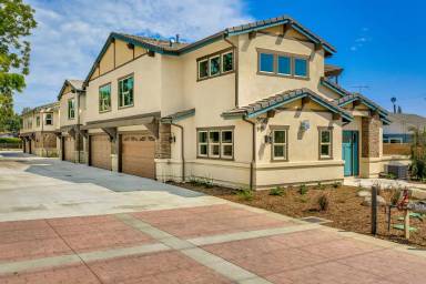 Main picture of 308 S Barranca Ave