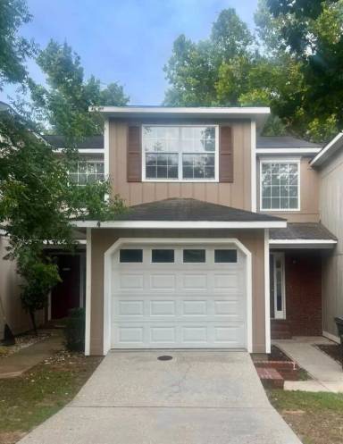 Main picture of 68 Woodfield Pl