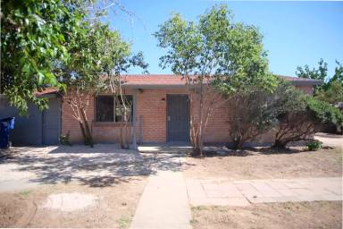 Main picture of 3802 E 32nd St