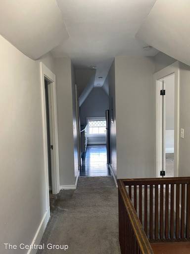 Main picture of 44 Crescent St