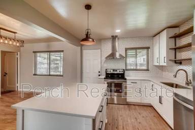 Main picture of 1281 Quentin St