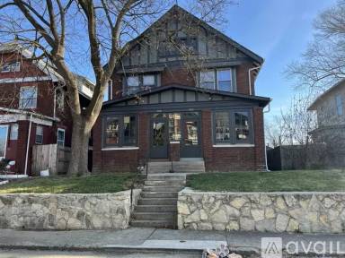 Main picture of 742 Bedford Ave