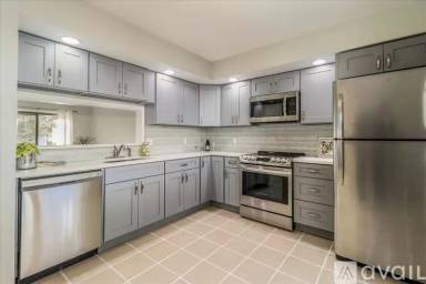 Main picture of 20 Raymond Pl