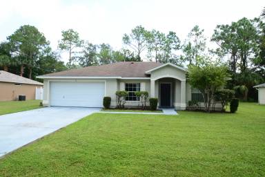 Main picture of 13 Pinetree Dr