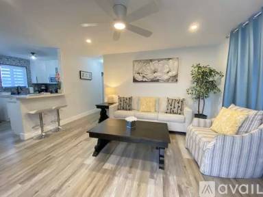 Main picture of 10 W 24 St