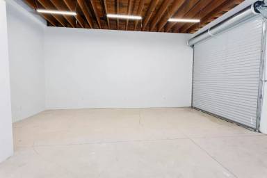 Main picture of 210 N Meridian
