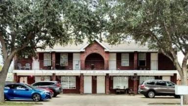 Main picture of 610 N Broadway St