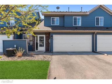 Main picture of 2056 Willow Cir