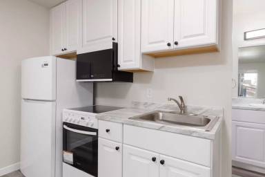 Main picture of 580 Mesa Blvd