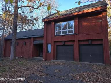 Main picture of 3128 Greenbriar Dr