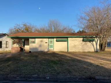 Main picture of 1711 Langford St