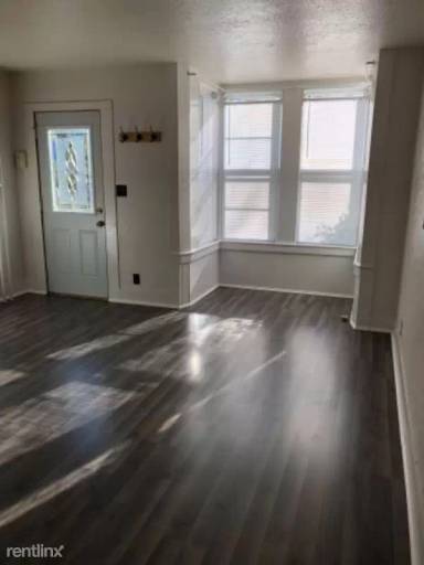 Main picture of 45 N Clinton Ave