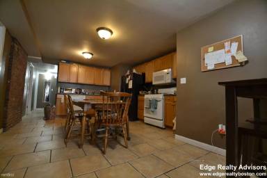Main picture of 18 Greylock Rd