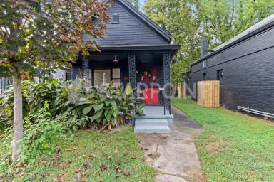 Main picture of 2631 Northwestern Pkwy