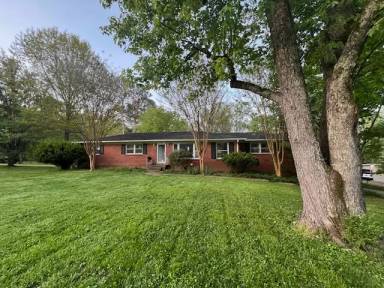 Main picture of 111 Bobby Dr