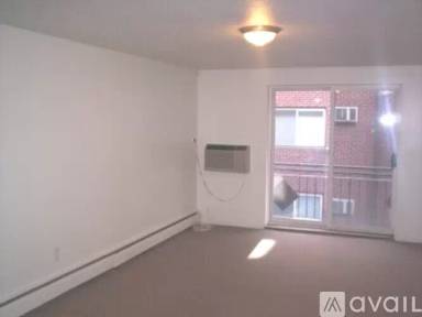 Main picture of 310 Copeland St