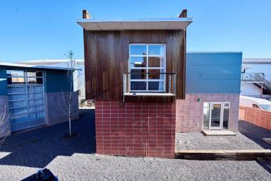 Main picture of 934 Shoofly St