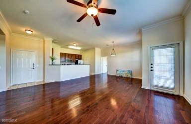 Main picture of 605 Winterfield Dr