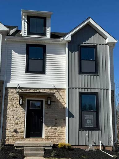 Main picture of 642 Oak Dr