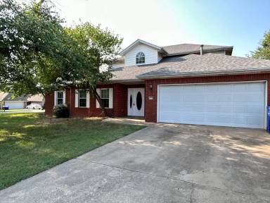 Main picture of 123 Fox Run Pl