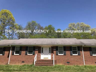 Main picture of 2420 Mount Pleasant Blvd SE
