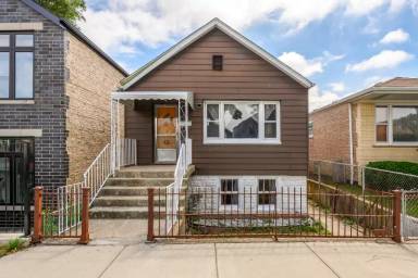 Main picture of 3435 S Bell Ave