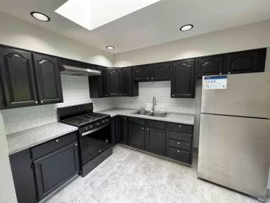 Main picture of 409 Oakland Ave