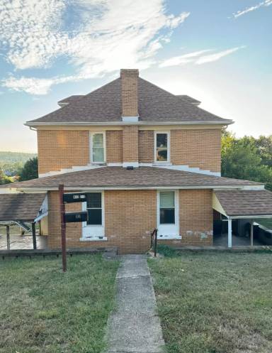 Main picture of 410 N Cottage Ave