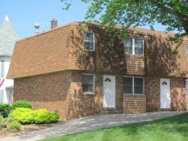 Main picture of 613 Broadway
