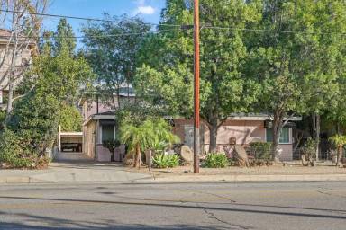 Main picture of 7310 Haskell Ave