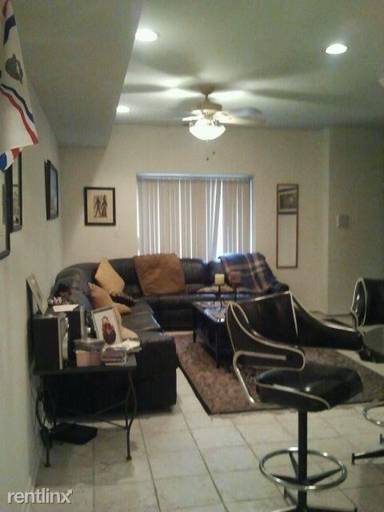 Main picture of 1340 W Hubbard St