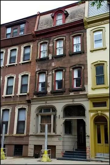 Main picture of 2209 Walnut St