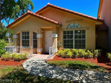 Main picture of 8783 SW 215th Ter