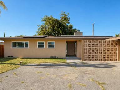 Main picture of 240 E Winchester Dr