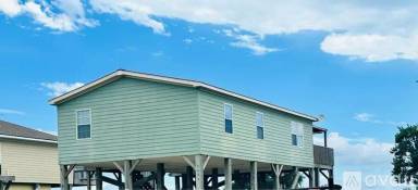 Main picture of 3695 Lakeview Dr