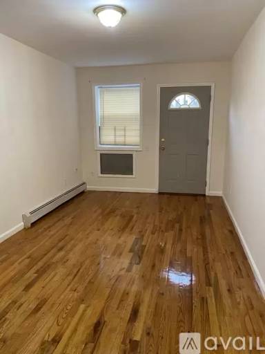 Main picture of 101 56 99 St